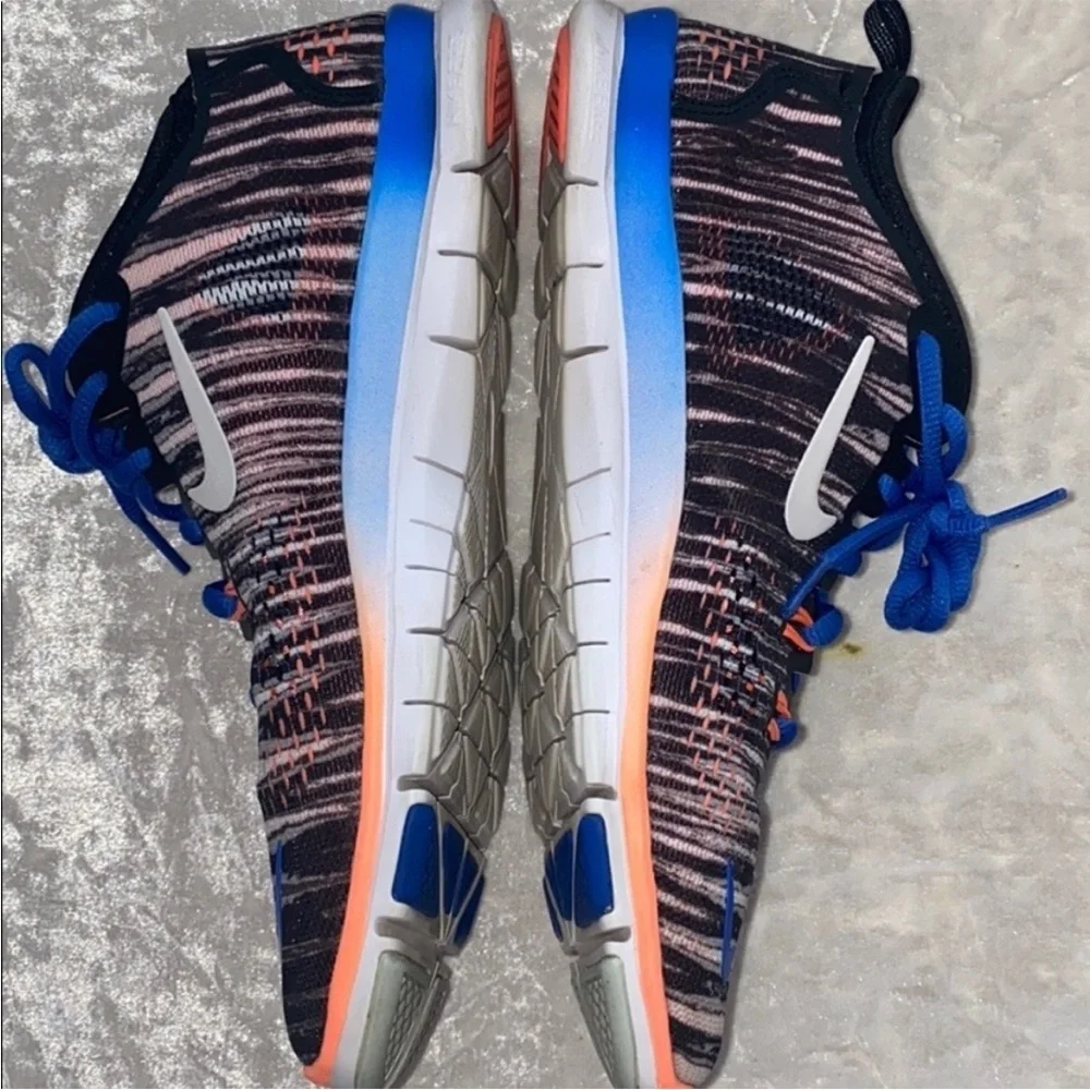 Nike free TR fit 4 sneakers with neon like orange